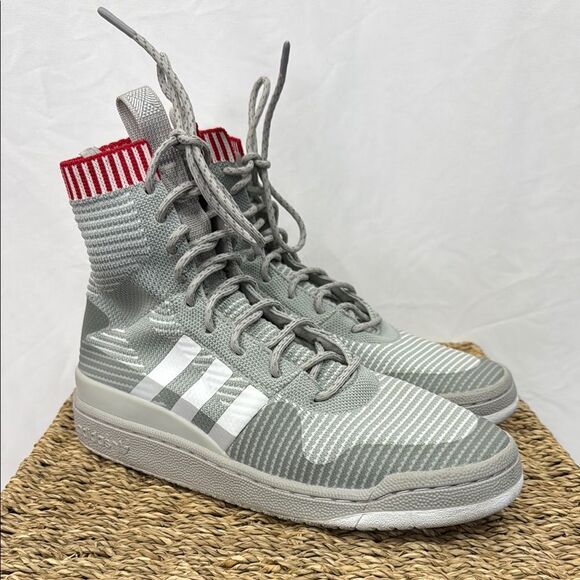 RARE ADIDAS FORUM WINTER PRIMEKNIT
Grey Two/ Ftw White/ Scarlet sz 8.5US - Picture 1 of 5